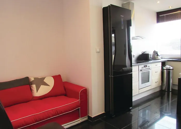 2 Bedroom Awesome Apartment In Algajola