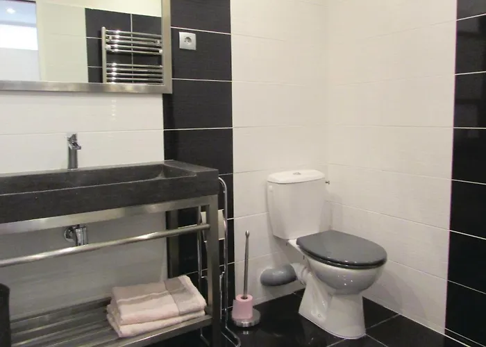 2 Bedroom Awesome In Appartement Algajola (Corsica)